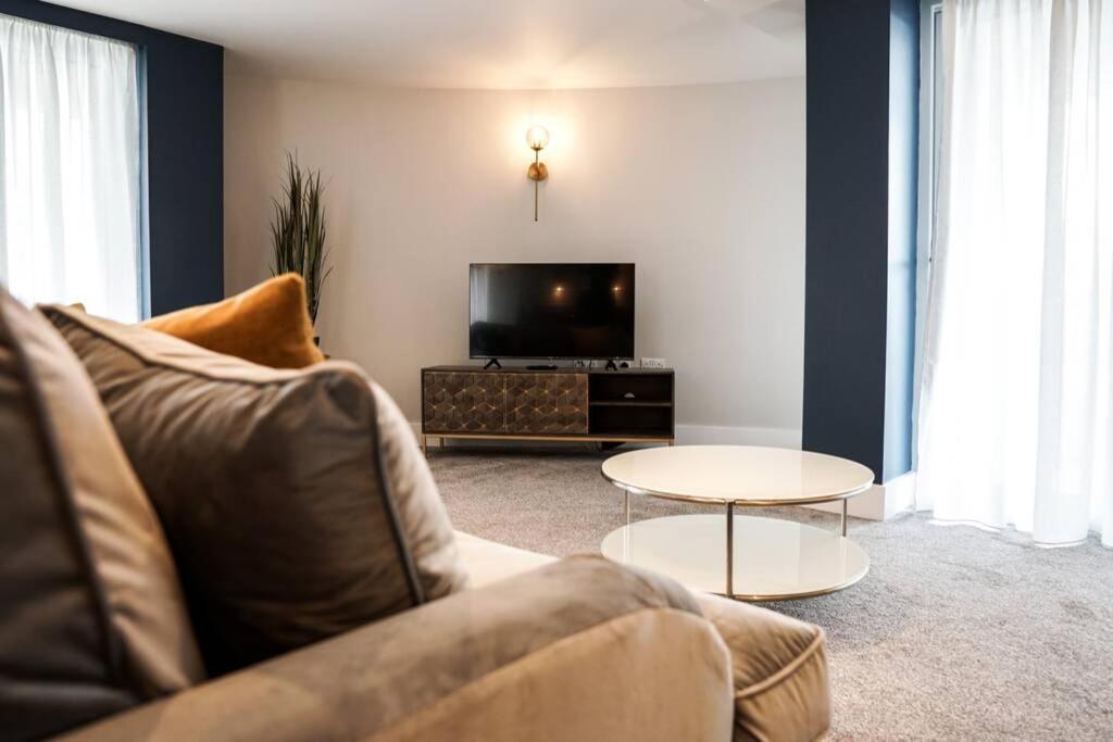 Beautiful 3 Bedroom Apartment By The Sea Ньюки Экстерьер фото