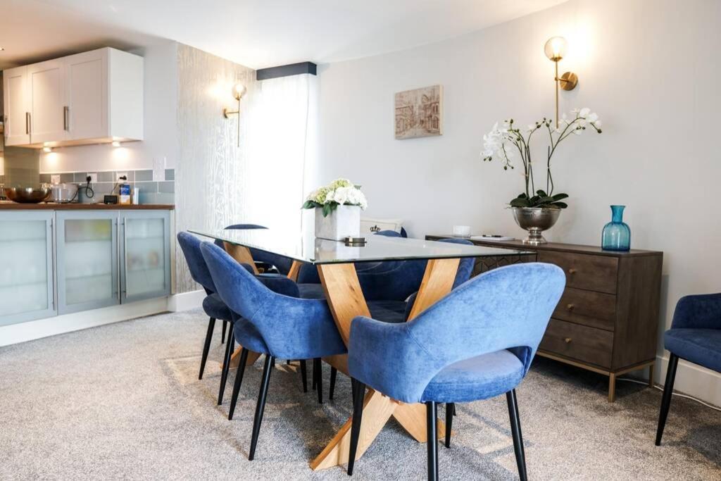 Beautiful 3 Bedroom Apartment By The Sea Ньюки Экстерьер фото