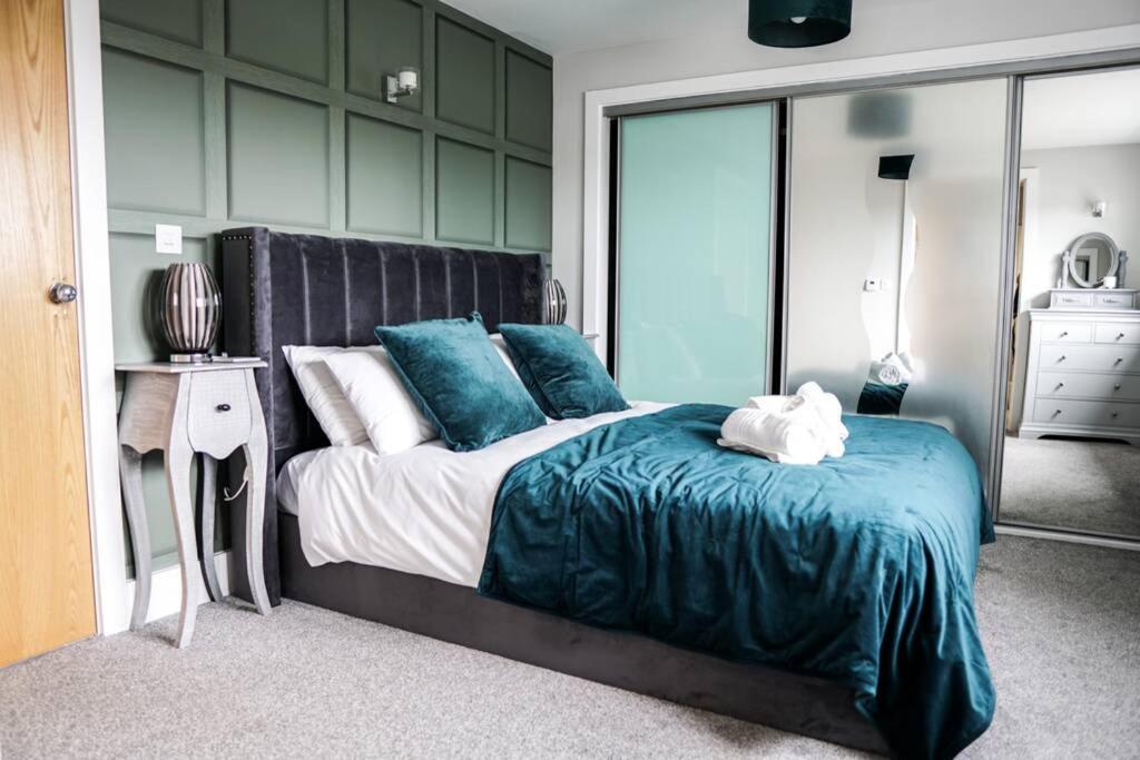 Beautiful 3 Bedroom Apartment By The Sea Ньюки Экстерьер фото